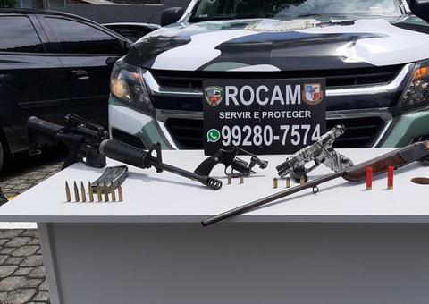 Suposto pistoleiro de facção criminosa é preso com fuzil e pistolas em Manaus 
