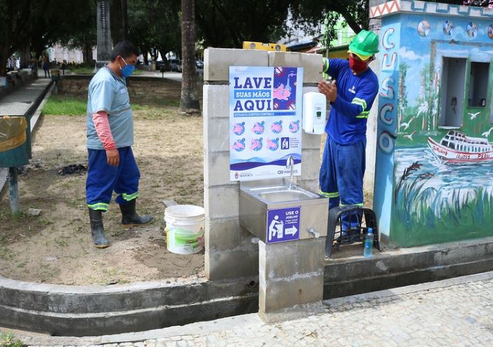 Espaços públicos em Manaus recebem torneiras para higienização de pessoas em situação de rua
