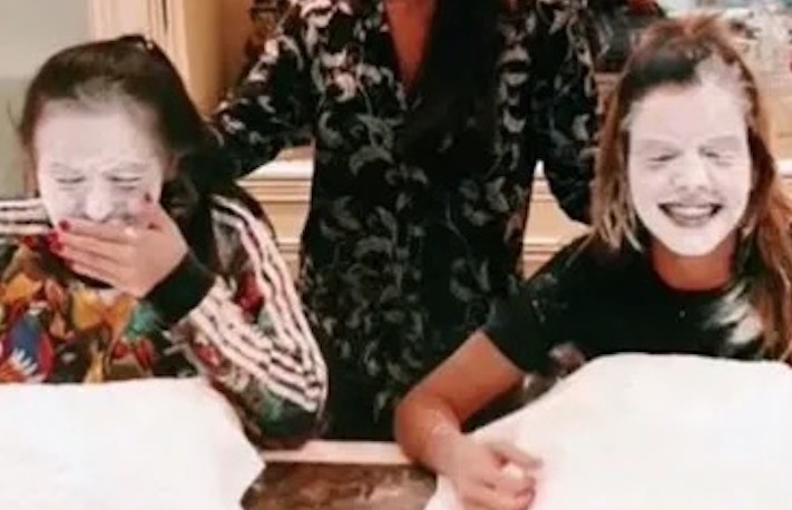 ‘Desafio da Farinha’ pode causar conjuntivite química, alerta médico 