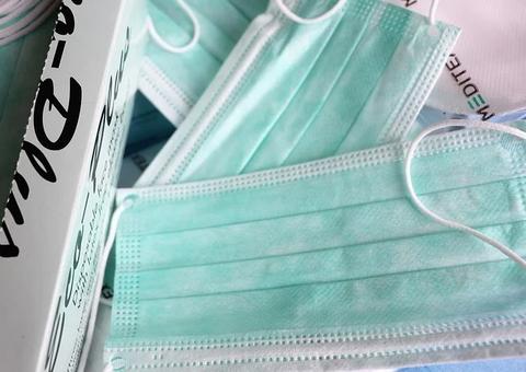 Mulher morre em confusão por máscara em supermercado 