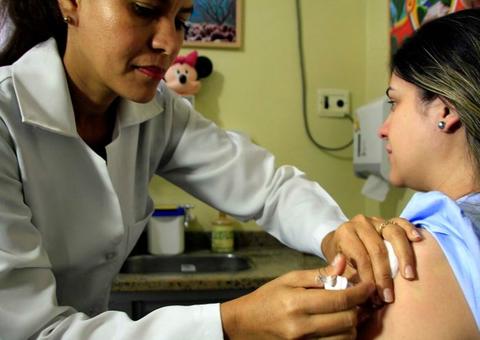 Quatro postos de vacinação para portadores de doenças crônicas são mantidos em Manaus