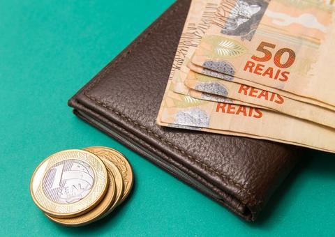 Metade de trabalhadores informais foram aprovados no auxílio emergencial; veja que recebe hoje