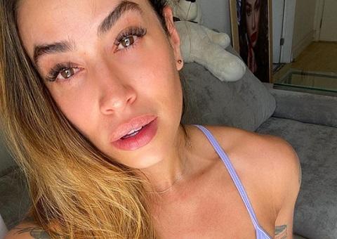 Ex-panicat Dani Bolina exibe bumbum avantajado ao usar biquíni fio-dental