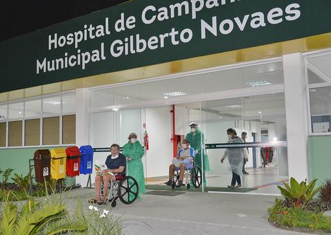 Coronavírus: Em Manaus, 10 pacientes recebem alta e deixam hospital de campanha