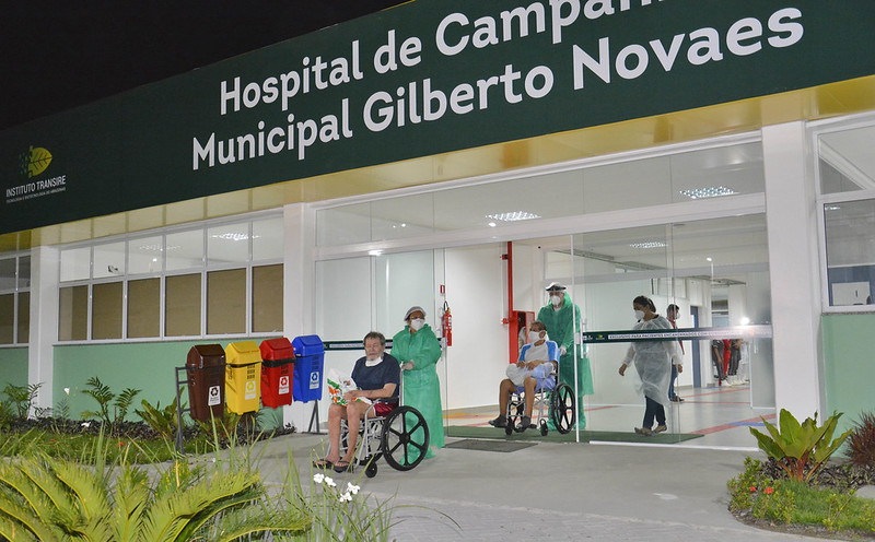 Coronavírus: Em Manaus, 10 pacientes recebem alta e deixam hospital de campanha