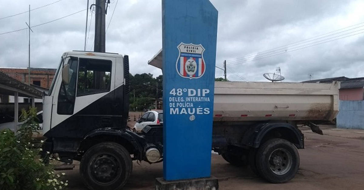 Jovem é presa após puxar grávida pelos cabelos e agredir no meio da rua no Amazonas 