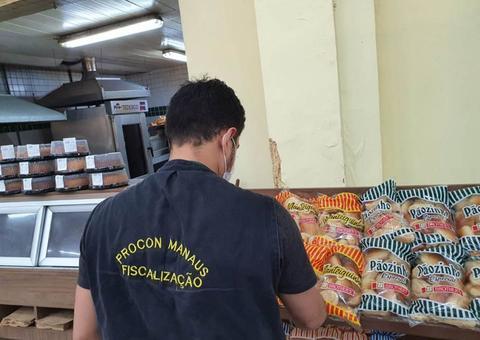 Fiscalização apreende alimentos impróprios para consumo em Manaus