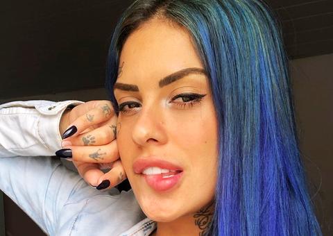 Tati Zaqui ostenta bumbum em foto e fãs reagem: 'Deu zoom né meu filho?'