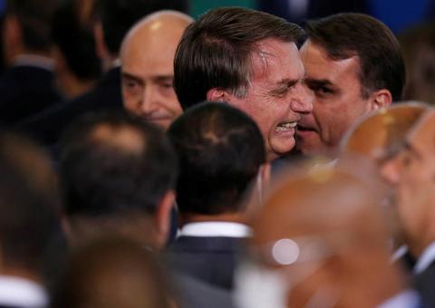 Em dia de visita de Bolsonaro, central para coronavírus confirma integrante infectado
