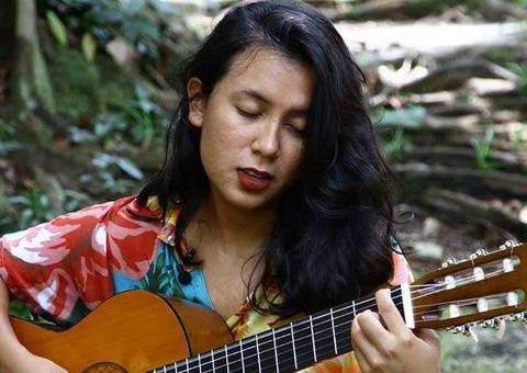 Gabriella Dias movimenta sexta-feira com Live cheia de ritmos