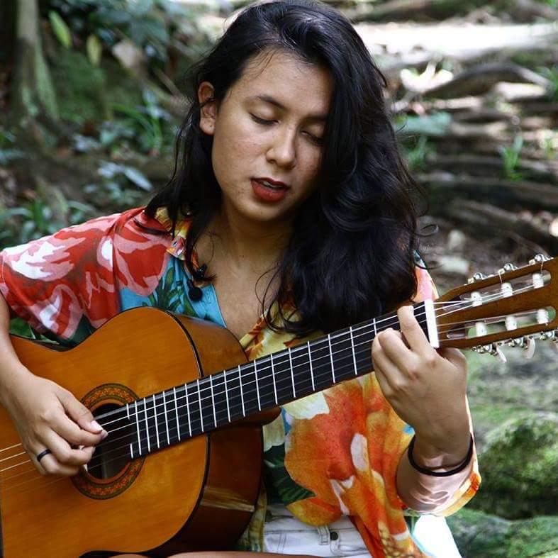 Gabriella Dias movimenta sexta-feira com Live cheia de ritmos