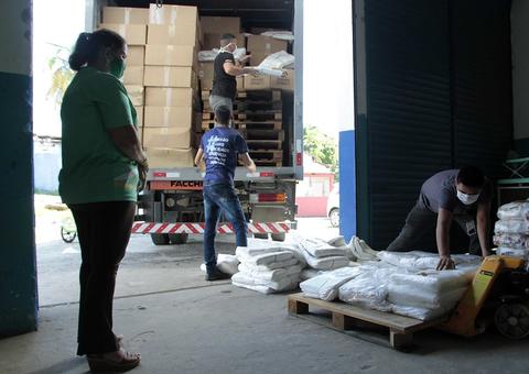 Campanha Manaus Solidária recebe doação de 25 mil peças de roupas