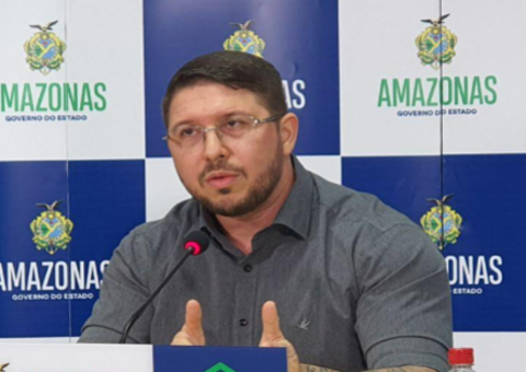 Pedido de impeachment responsabiliza Carlos Almeida por irregularidades e caos na saúde do Amazonas