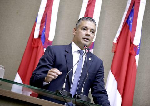 Josué Neto aceita pedido de impeachment de Wilson Lima e Carlos Almeida