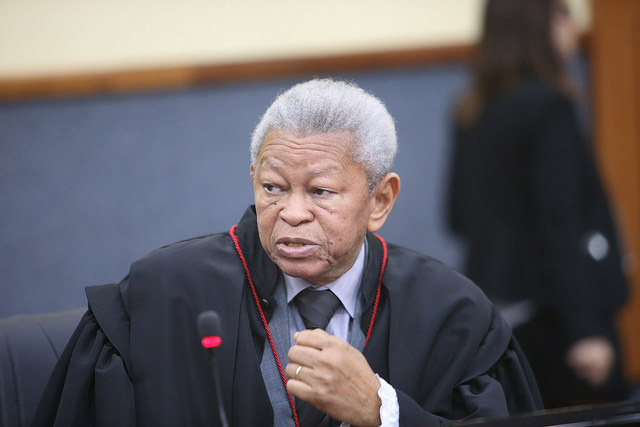 Desembargador suspende aumento para 14% da contribuição previdenciária de servidores no Amazonas 