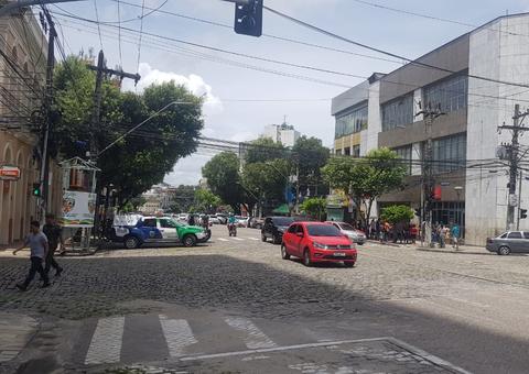 Governo do Amazonas prorroga até 13 de maio a suspensão de serviços não essenciais  