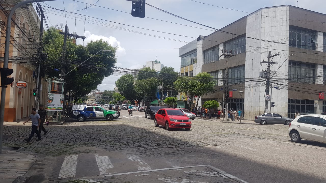 Governo do Amazonas prorroga até 13 de maio a suspensão de serviços não essenciais  