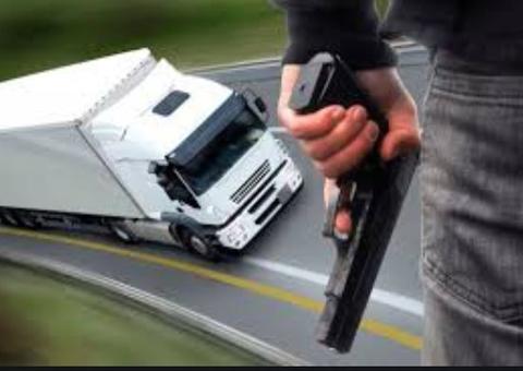 Dupla é presa por roubar carga de empresa de comésticos em Manaus