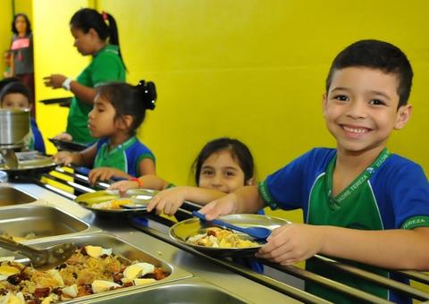 Kits do programa ‘Merenda em Casa’ começam a ser entregues no interior do Amazonas