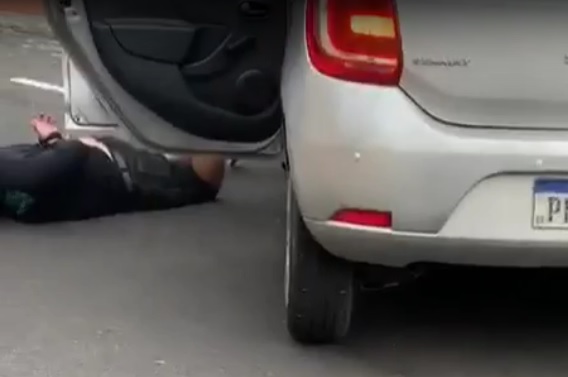 Homem supostamente bêbado é preso após perseguição policial no centro de Manaus 