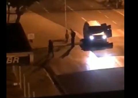 Grupo fortemente armado usa explosivos para assaltar agência bancária