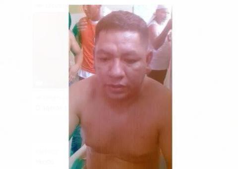 Em vídeo, refém entrega exigências de presos para encerrar rebelião em Manaus