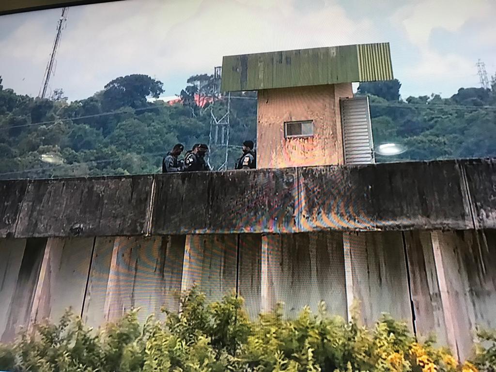 Reféns são resgatados após seis horas de rebelião em Manaus