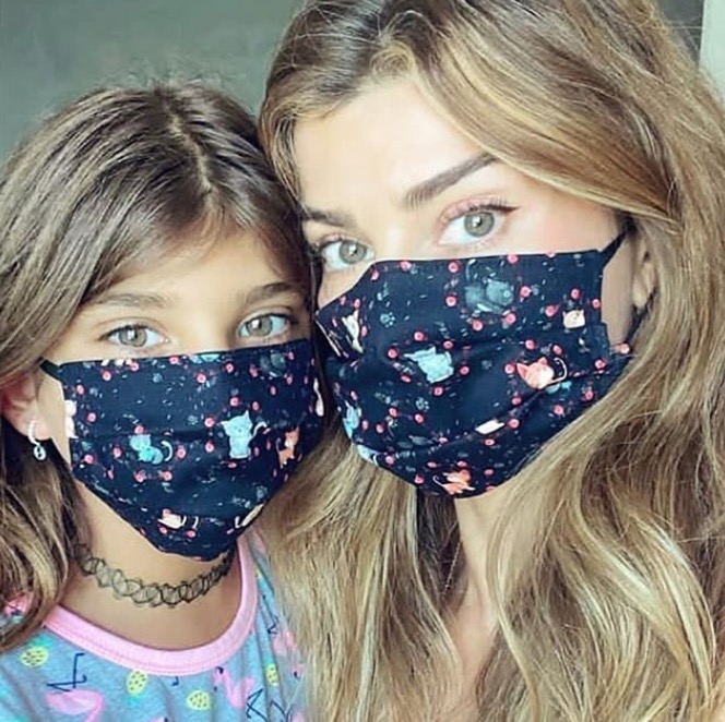 Grazi Massafera posta foto rara com filha e impressiona seguidores