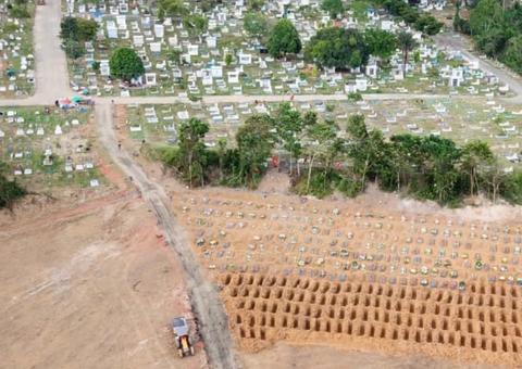 Manaus bate recorde de enterros em 24h com 151 óbitos
