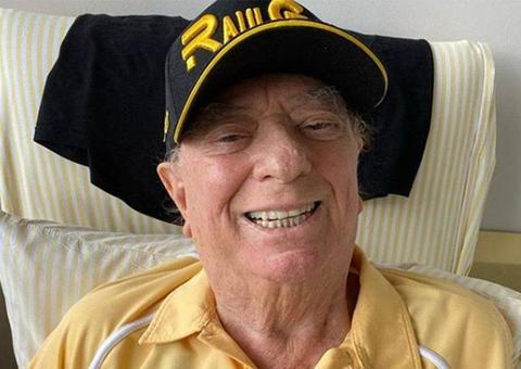 Raul Gil volta a ser internado em São Paulo