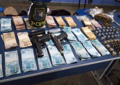 Com armas e barcos, estrangeiro é preso com R$ 27 mil e drogas no Amazonas