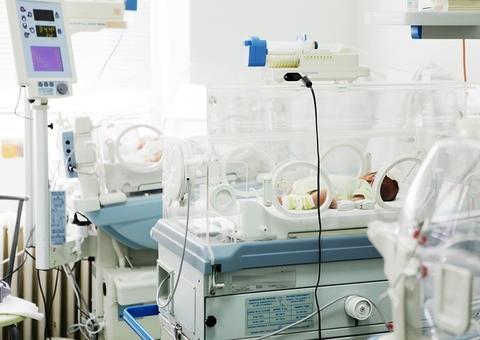 Bebê de 4 meses é infectada com coronavírus dentro de UTI neonatal 