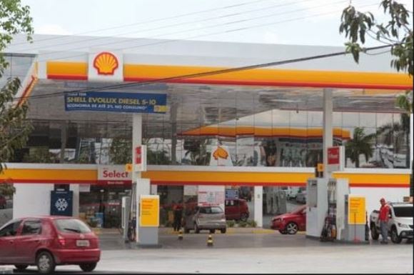 Em Manaus, homem é baleado por cliente ao tentar assaltar posto de combustível 