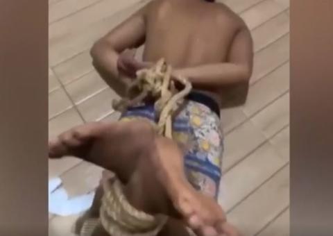 Cantor sertanejo tem casa invadida por criminoso enquanto fazia live; confira vídeo