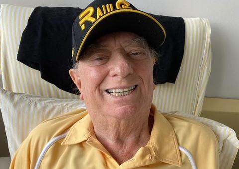 Internado em UTI, Raul Gil diz que tirou quase três litros de sangue do pulmão