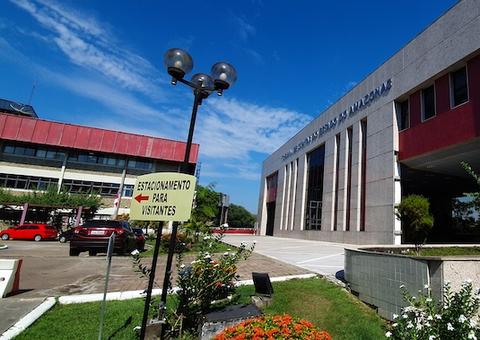 Tribunal de Contas do Amazonas adia sessão por falha a internet