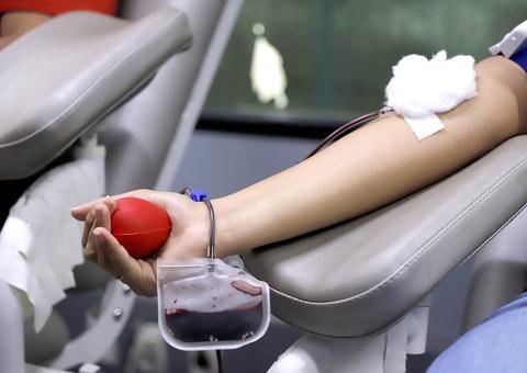 Vereador sugere coleta de sangue domiciliar para manter estoque do Hemoam 