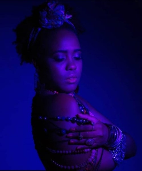 Encrespa Geral dá aula de dança Charme em Live nesta terça