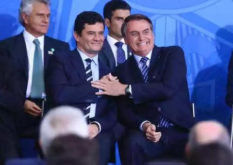 Bolsonaro acusa Moro de vazar relatórios e fala em crime previsto na Lei de Segurança Nacional