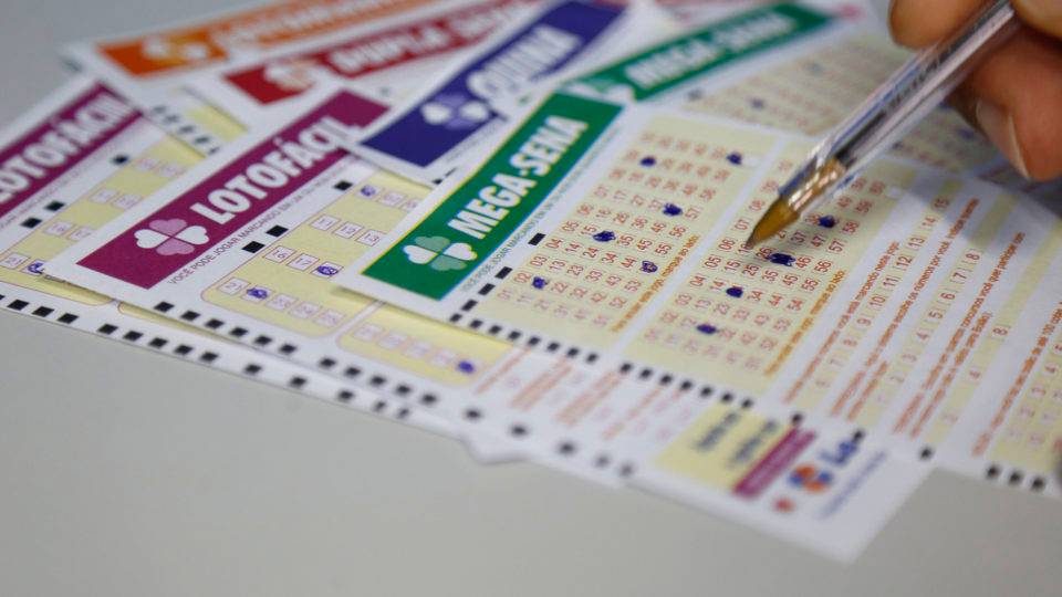 Mega-Sena acumula e  prêmio vai a R$ 56 milhões