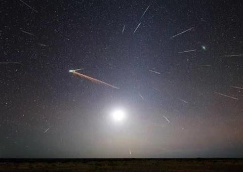 Madrugada de hoje contou com chuva de meteoros