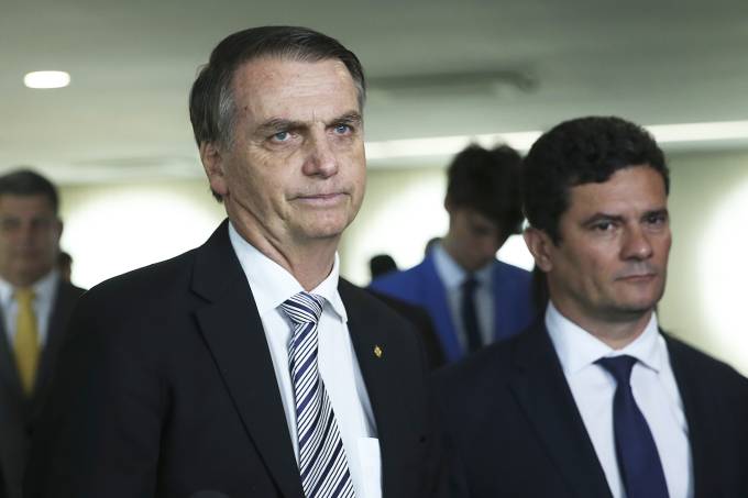 Bolsonaro vê Moro 'candidatíssimo' e teme enfrentar seu ex-ministro em 2022