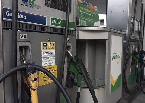 Gasolina vai subir 12% nas refinarias, informa Petrobras