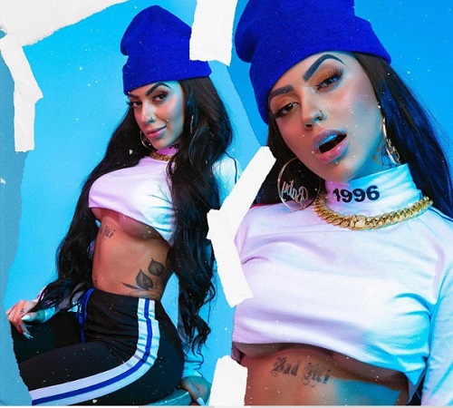 MC Mirella arranca suspiros dos fãs ao deixar parte dos seios à mostra