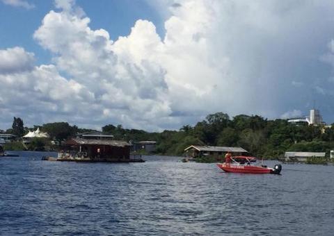 Deputada pede fiscalização e multa contra flutuantes que continuam funcionando em Manaus