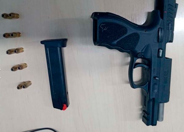 Armado, homem é preso ao ameaçar de morte morador em área vermelha de Manaus