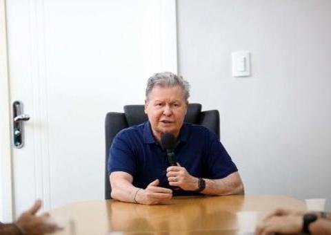 Prefeito cobra causas exatas das mortes em Manaus para diminuir subnotificação de coronavírus