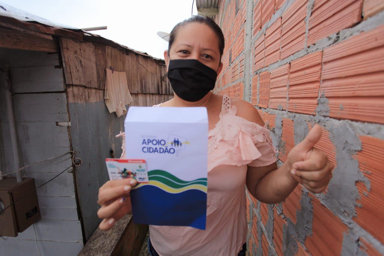 Coari inicia entrega de cartão Vale Card para recebimento de auxílio de R$ 200