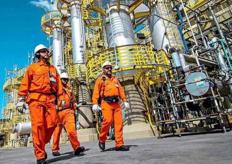 Juiz proíbe Petrobras de reduzir salários de funcionários no Amazonas 