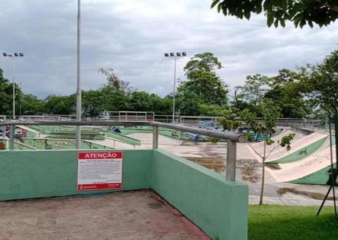 Ponta Negra tem iluminação reduzida para evitar práticas de exercícios durante pandemia